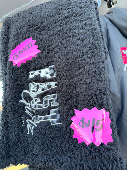 FastGirlz Cozy Blanket